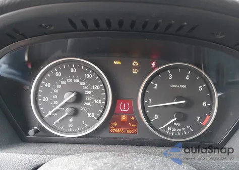 2011 BMW X5 xDrive50I z USA, uszkodzony, nr VIN 5UXZV8C59BL420192